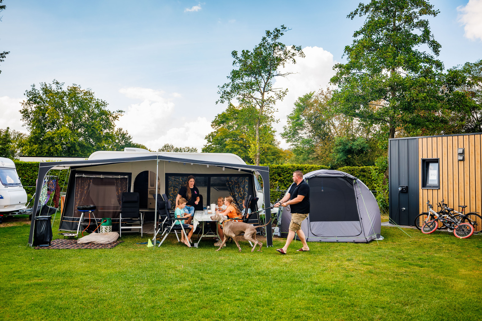 Comfort pitch with private sanitary facilities (car-free)