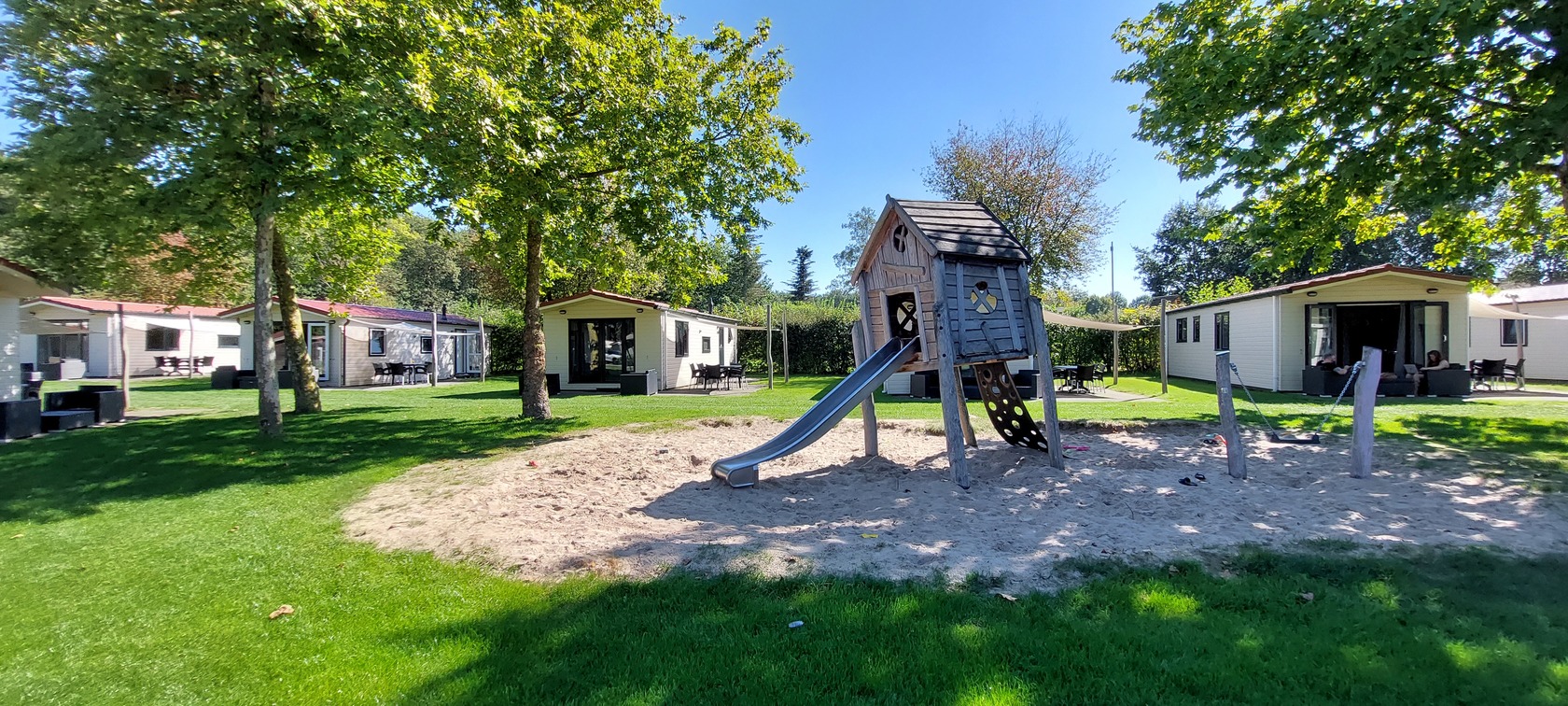 Bergalow 2 with children's extras (max 4 adults)