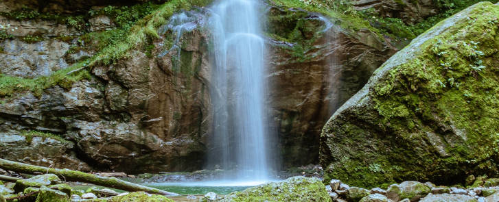 Schöner Wasserfall in Vorarlberg in Österreich